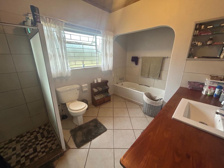 4 Bedroom Property for Sale in Hartbeesfontein AH North West